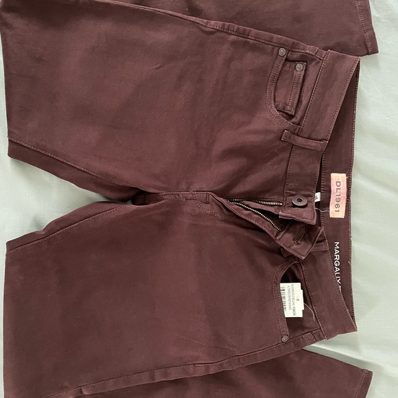 New With Tags DL1961 Ripped Burgundy Stretch Jeans, size 28 - Picture 2 of 6